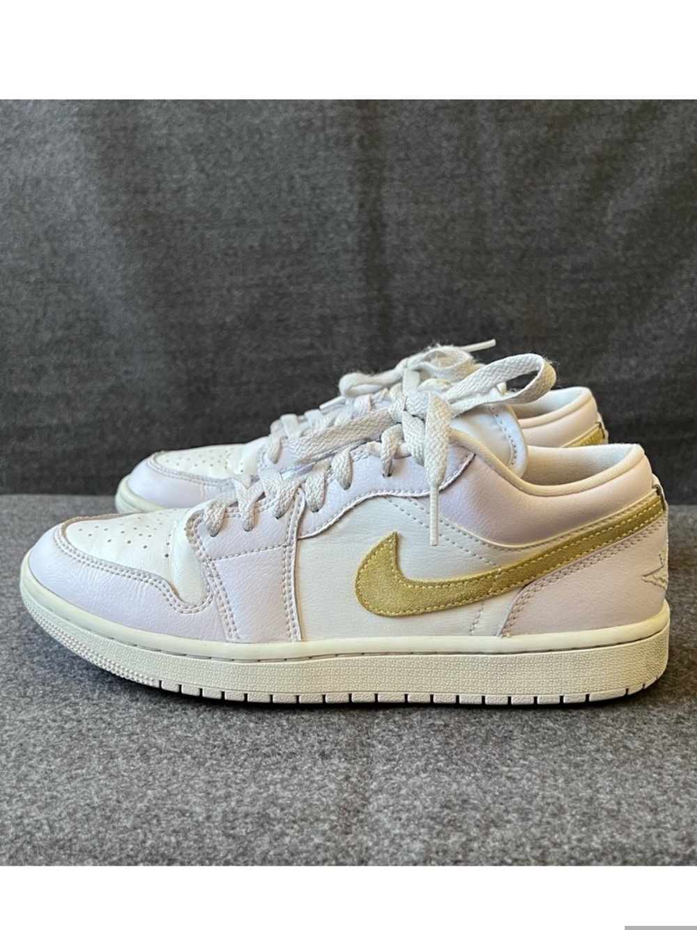 Jordan 1 Low Barely Grape Sneakers